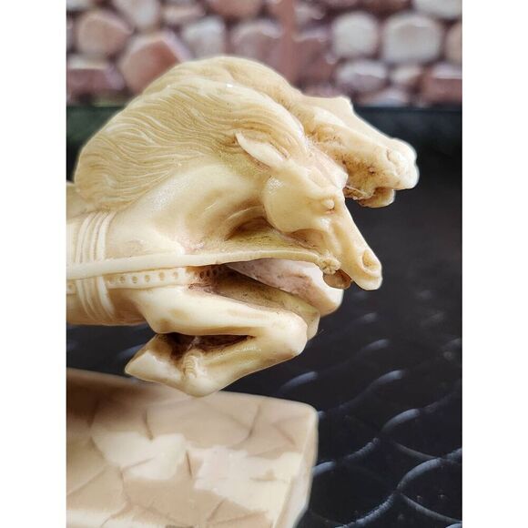 Vintage Sculpture Of Gladiator On Chariot With Horses - Picture 6 of 9